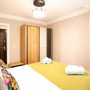 Konukevi Sirena's, İstanbul